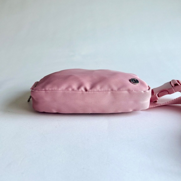 Lululemon Pink Nylon belt bag - Picture 3 of 15